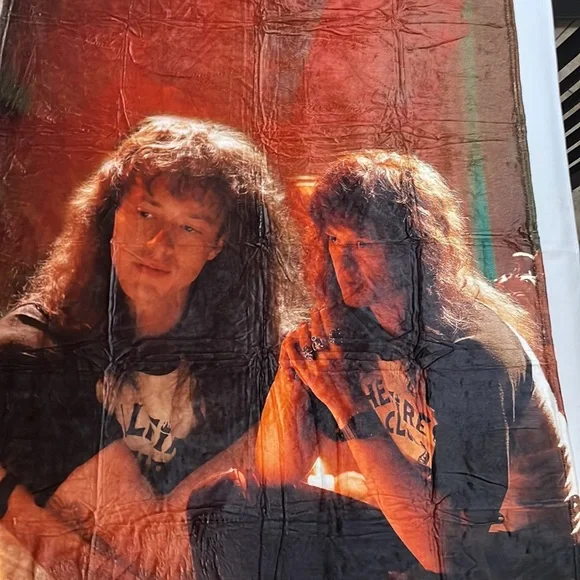 Stranger Things Blanket Sherpa Throw Blanket for Bed and Couch 40” H X 52”W New - Picture 2 of 5